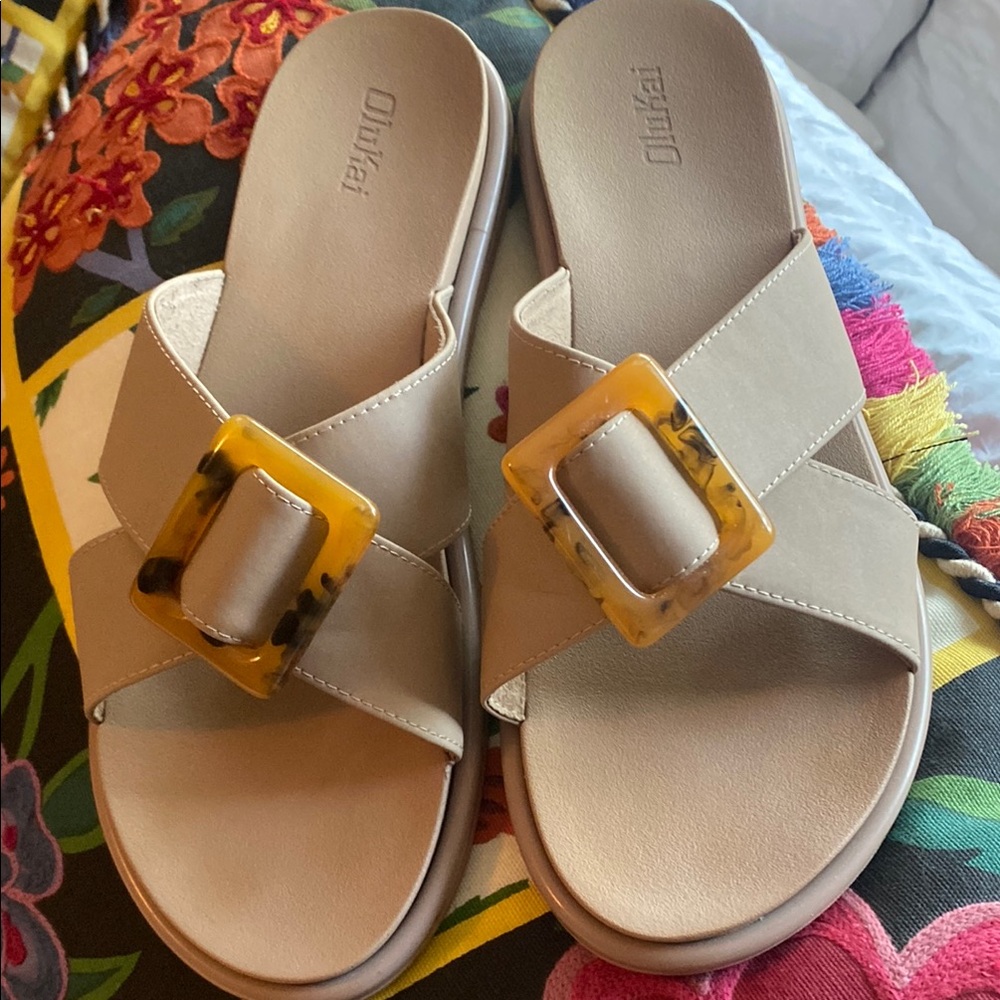 OluKai La’i Tan and Brown Sandals with Stylish Design - and water friendly!